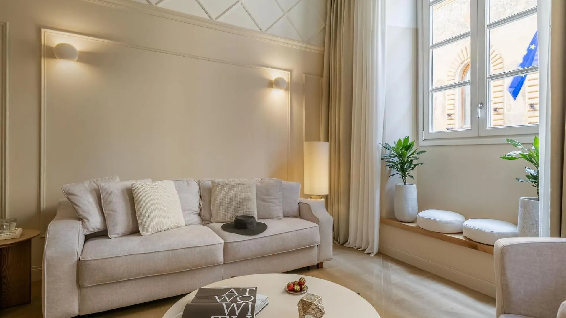 Apartament Deservi Charming Apt Michelangelo Florencja