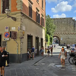 Charming House In San Niccolo Appartement